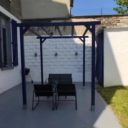 Bel appartement 2 chambres et cour privée Apartamento Reims
